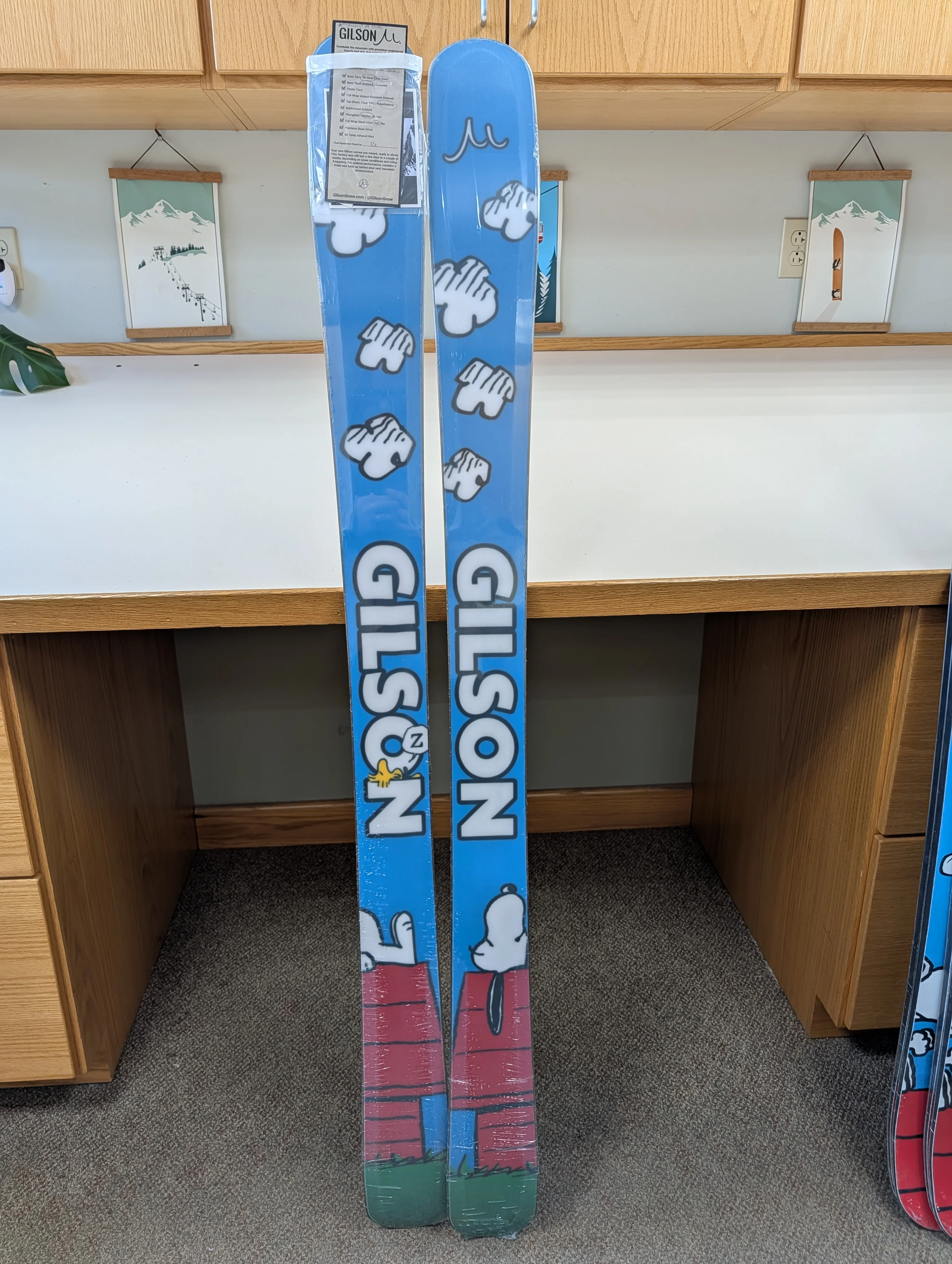 GILSON Closeout #8651 – Snoopy Skis 163cm - Image 2