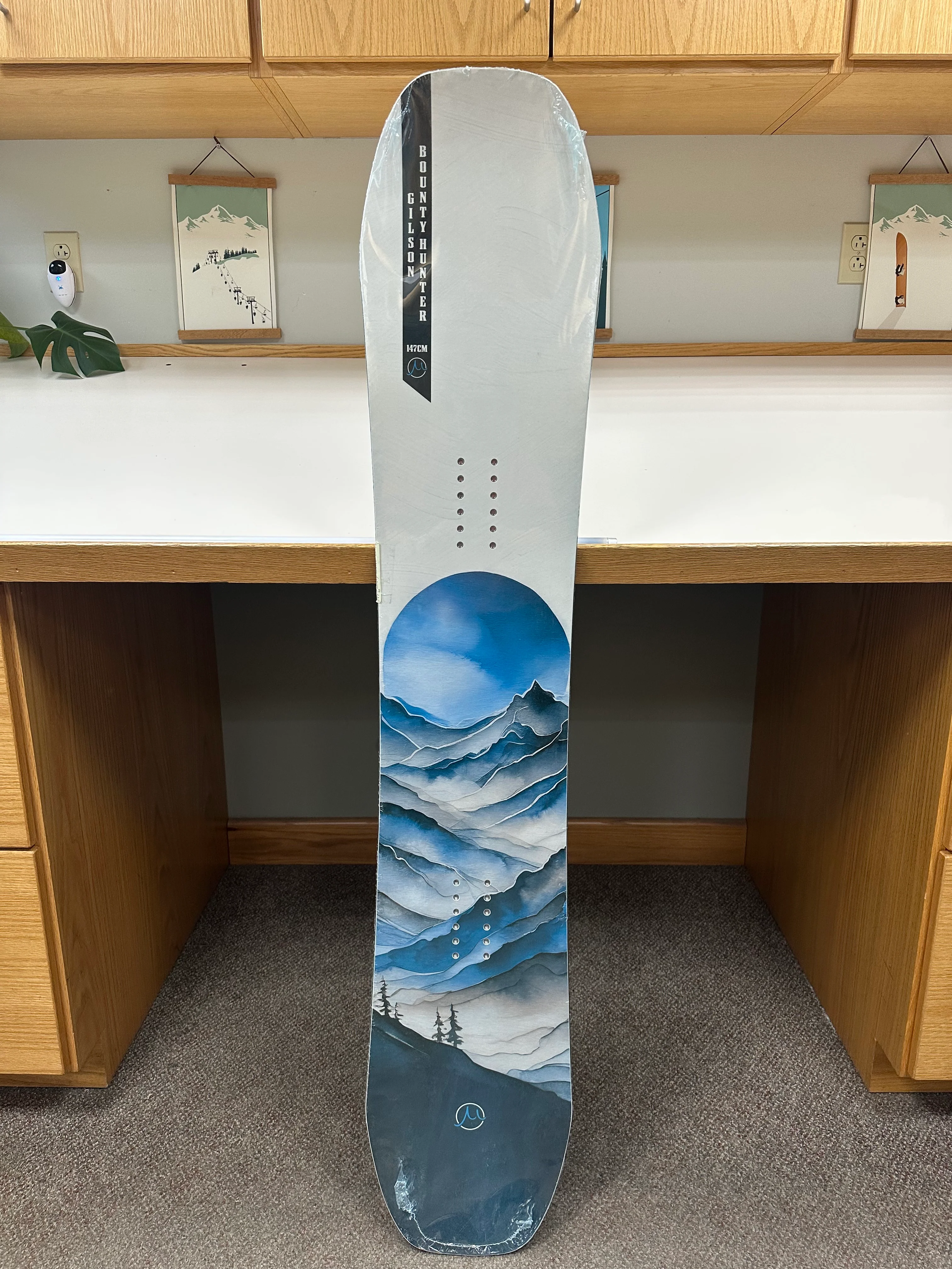 GILSON Closeout - Bounty Hunter Range 147cm (NEW)